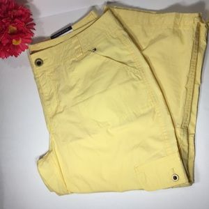 NWT TOMMY HILFIGER  cargo style cropped pants